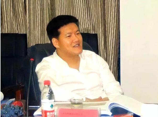 工被逼“裸辞”老板被曝跑路有黑料曝光九游会·j9网站上海千亿集团暴雷！员(图8)