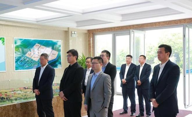 工被逼“裸辞”老板被曝跑路有黑料曝光九游会·j9网站上海千亿集团暴雷！员(图14)